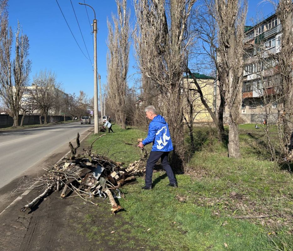 В округе продолжается уборка в рамках акции «Чистая Республика» В округе продолжается уборка в рамках акции «Чистая Республика»