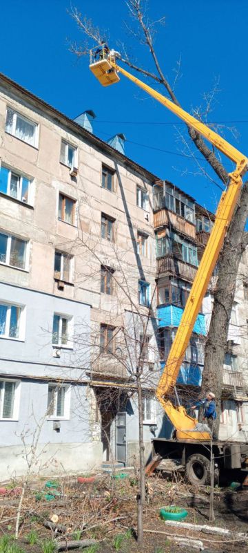 Виктория Сергеева: Коммунальщики в действии. Коммунальные предприятия проводят работы по поддержанию чистоты и порядка в городском округе Виктория Сергеева: Коммунальщики в действии. Коммунальные предприятия проводят работы по поддержанию чистоты и порядка в городском округе