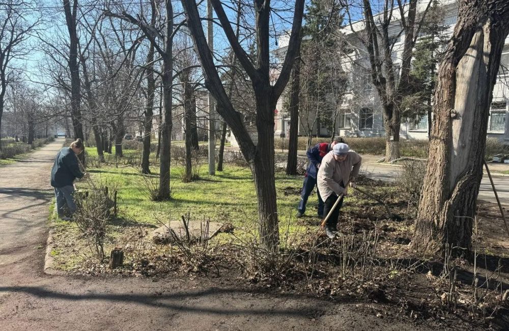 Краснолучский городской округ продолжает принимать участие в Республиканской экологической акции «Чистая Республика» Краснолучский городской округ продолжает принимать участие в Республиканской экологической акции «Чистая Республика»