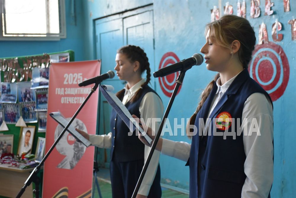 В Лутугинской средней школе № 1 состоялся турнир по настольному теннису среди учащихся общеобразовательных учреждений округа В Лутугинской средней школе № 1 состоялся турнир по настольному теннису среди учащихся общеобразовательных учреждений округа