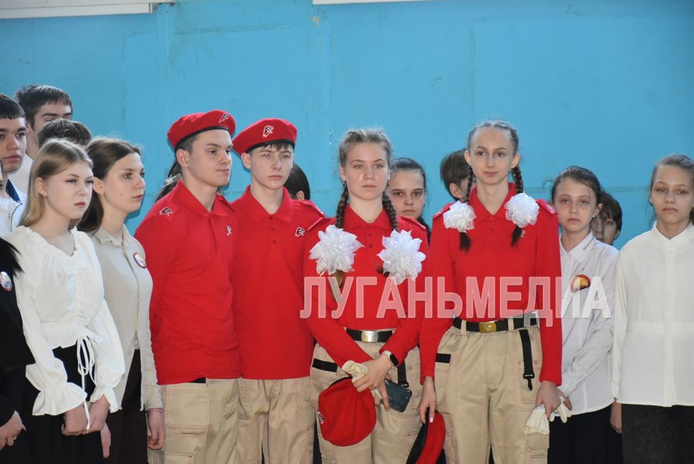 В Лутугинской средней школе № 1 состоялся турнир по настольному теннису среди учащихся общеобразовательных учреждений округа В Лутугинской средней школе № 1 состоялся турнир по настольному теннису среди учащихся общеобразовательных учреждений округа