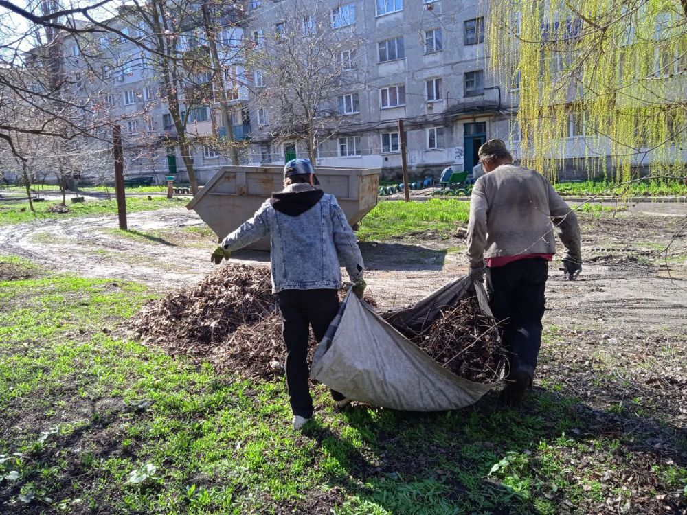 Виктория Сергеева: Коммунальщики в действии. Коммунальные предприятия проводят работы по поддержанию чистоты и порядка в городском округе Виктория Сергеева: Коммунальщики в действии. Коммунальные предприятия проводят работы по поддержанию чистоты и порядка в городском округе