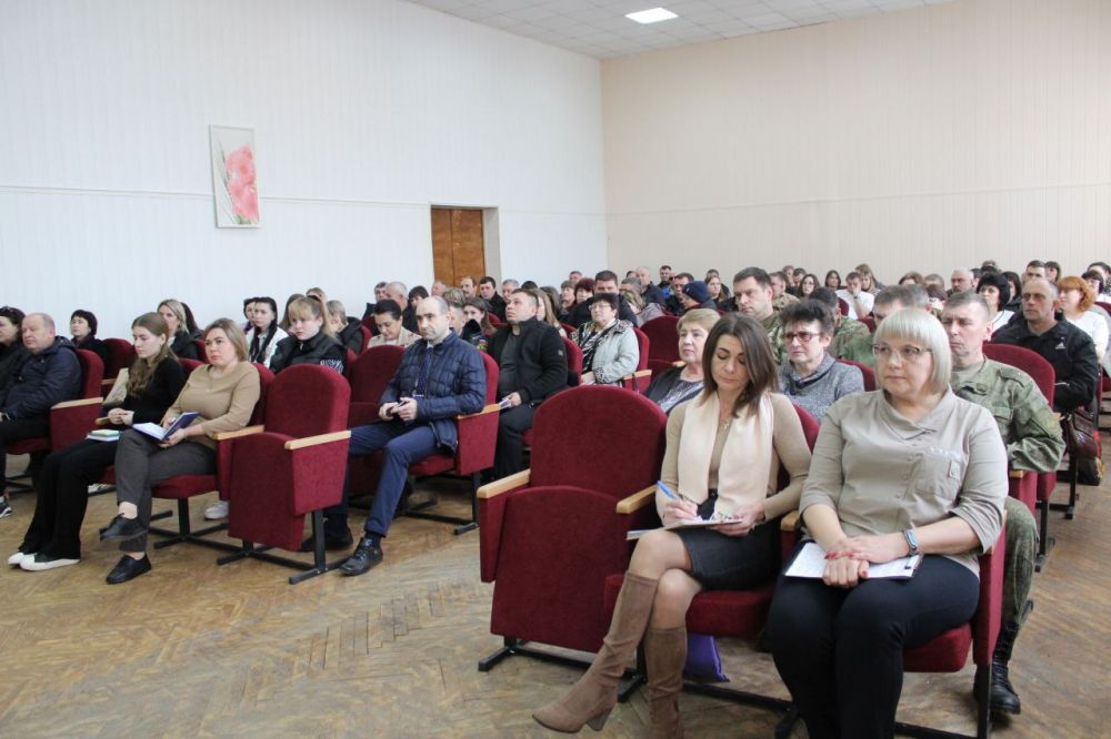 В Администрации Троицкого муниципального округа состоялось заседание организационного комитета по подготовке и празднованию восьмидесятой годовщины Победы в Великой Отечественной войне В Администрации Троицкого муниципального округа состоялось заседание организационного комитета по подготовке и празднованию восьмидесятой годовщины Победы в Великой Отечественной войне