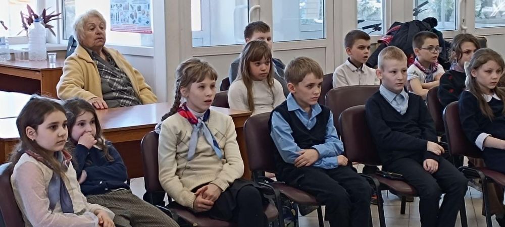 Первомайским детям показали «Ивана Царевича и серого волка» Первомайским детям показали «Ивана Царевича и серого волка»