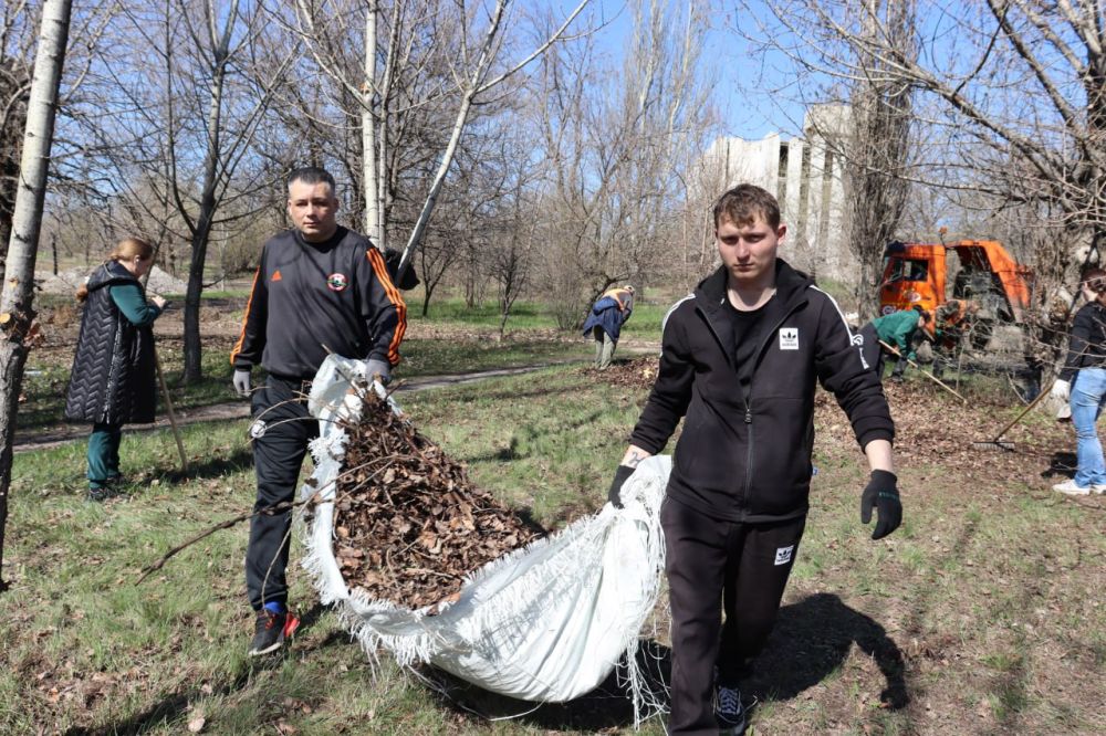 Стаханов присоединился к республиканской акции «Чистая Республика» Стаханов присоединился к республиканской акции «Чистая Республика»