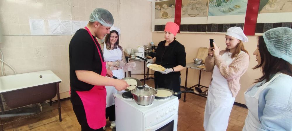 Школьникам поселка Поречье провели профориентационную экскурсию Школьникам поселка Поречье провели профориентационную экскурсию