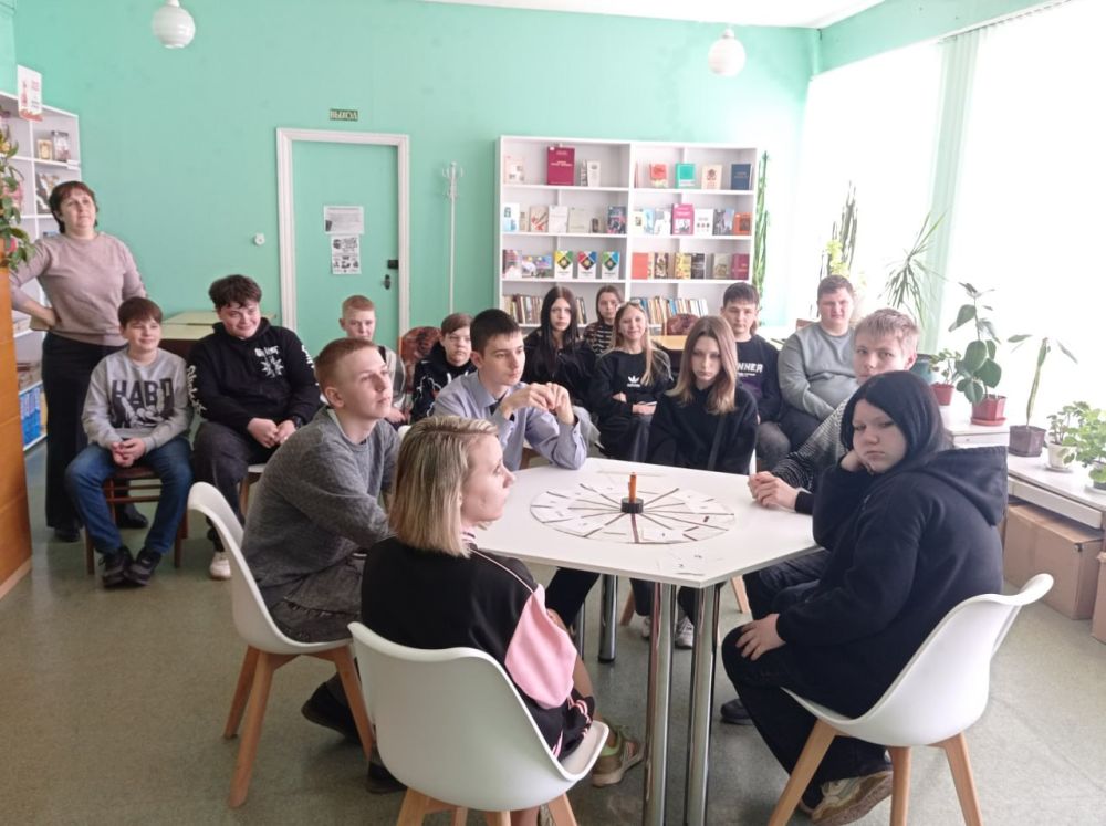 В Кировской детской библиотеке состоялось заседание клуба «Что? Где? Когда?» В Кировской детской библиотеке состоялось заседание клуба «Что? Где? Когда?»