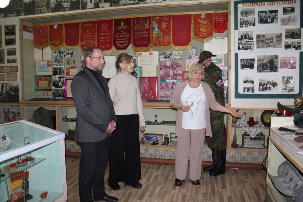 Министр культуры Луганской Народной Республики Роман Олексин с рабочим визитом посетил город Кировск Министр культуры Луганской Народной Республики Роман Олексин с рабочим визитом посетил город Кировск