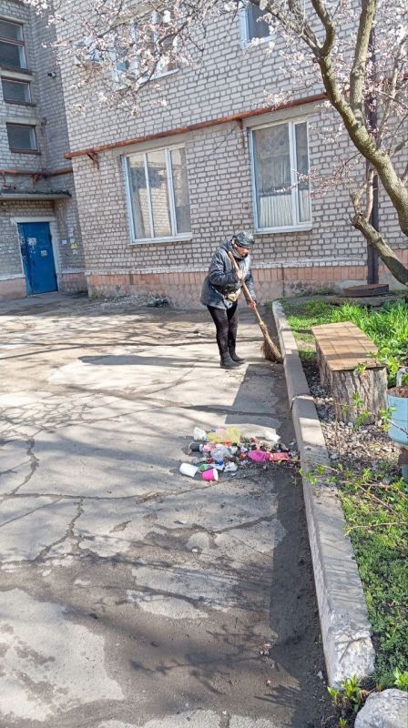Виктория Сергеева: Коммунальщики в действии. Коммунальные предприятия проводят работы по поддержанию чистоты и порядка в городском округе Виктория Сергеева: Коммунальщики в действии. Коммунальные предприятия проводят работы по поддержанию чистоты и порядка в городском округе