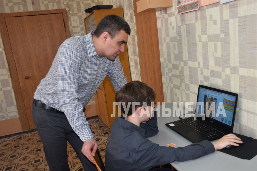 В Алчевском информационно-технологическом лицее состоялся очередной урок цифры В Алчевском информационно-технологическом лицее состоялся очередной урок цифры