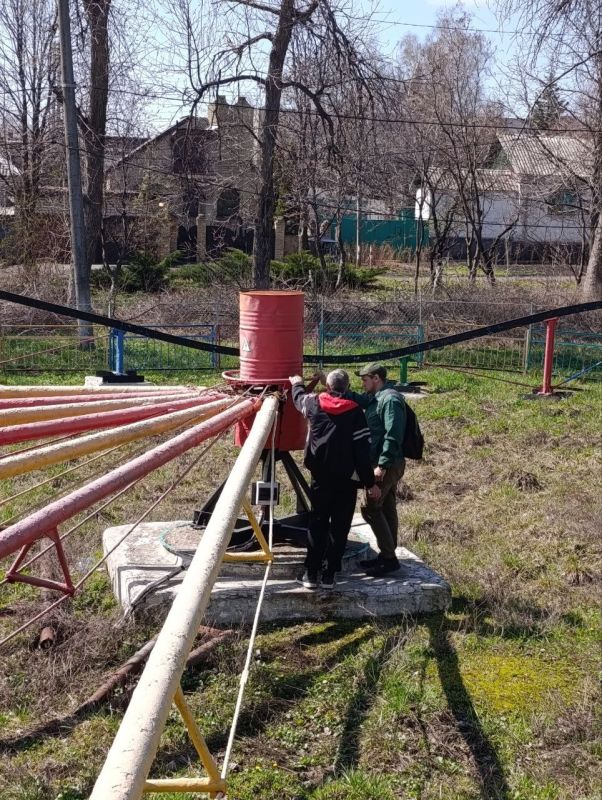 Андрей Рубанцов: В Ровеньках проходит подготовка аттракционов городского парка к весенне-летнему сезону Андрей Рубанцов: В Ровеньках проходит подготовка аттракционов городского парка к весенне-летнему сезону