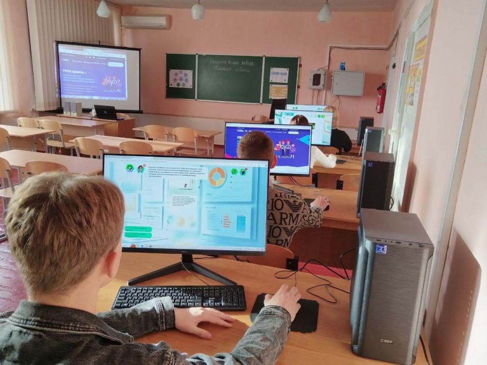 Новое оборудование из Ивановской области помогает ученикам Кабычевской школы лучше осваивать материал Новое оборудование из Ивановской области помогает ученикам Кабычевской школы лучше осваивать материал