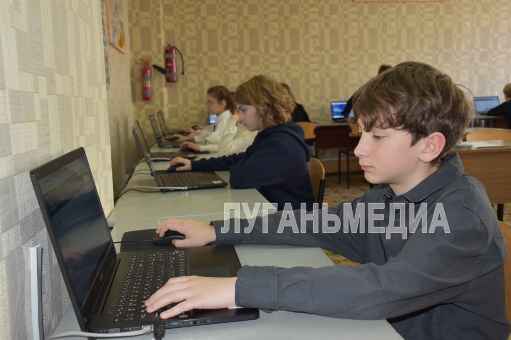 В Алчевском информационно-технологическом лицее состоялся очередной урок цифры В Алчевском информационно-технологическом лицее состоялся очередной урок цифры