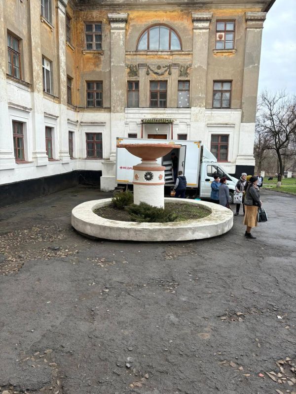Врачи из Калмыкии провели прием пациентов в Крепенском Врачи из Калмыкии провели прием пациентов в Крепенском