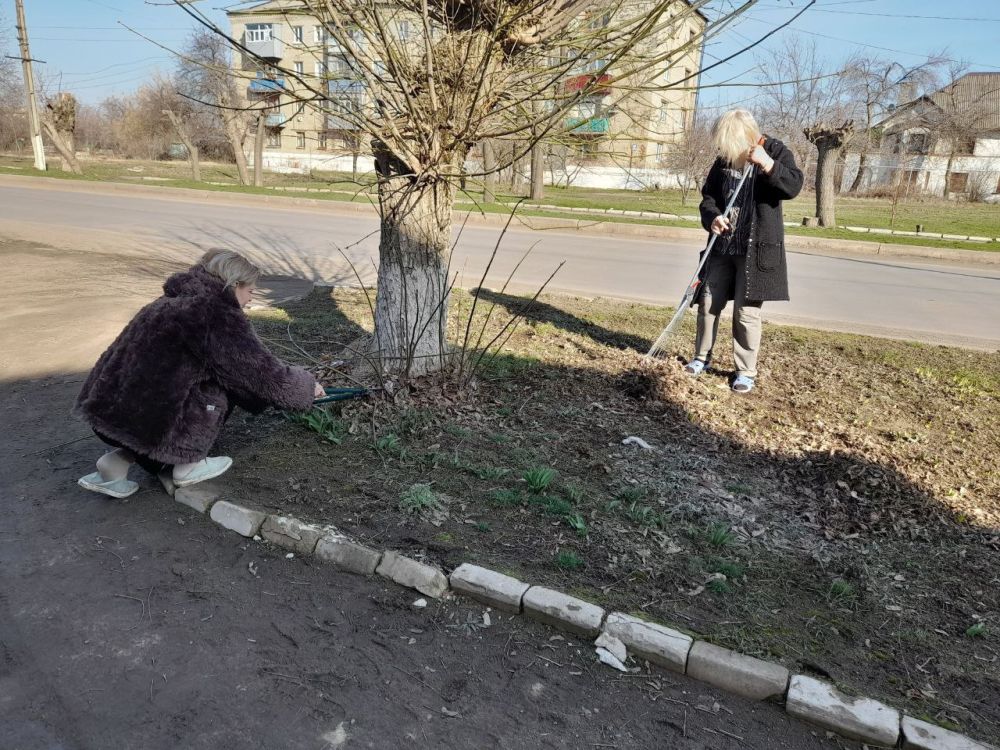 Краснолучский округ активно участвует в акции "Чистая Республика - 2025" Краснолучский округ активно участвует в акции "Чистая Республика - 2025"