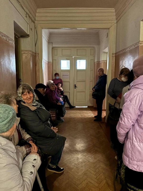 Врачи из Калмыкии провели прием пациентов в Крепенском Врачи из Калмыкии провели прием пациентов в Крепенском