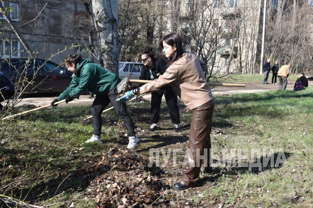 Общегородской субботник в рамках акции «Чистая Республика - 2025» состоялся в Стаханове Общегородской субботник в рамках акции «Чистая Республика - 2025» состоялся в Стаханове