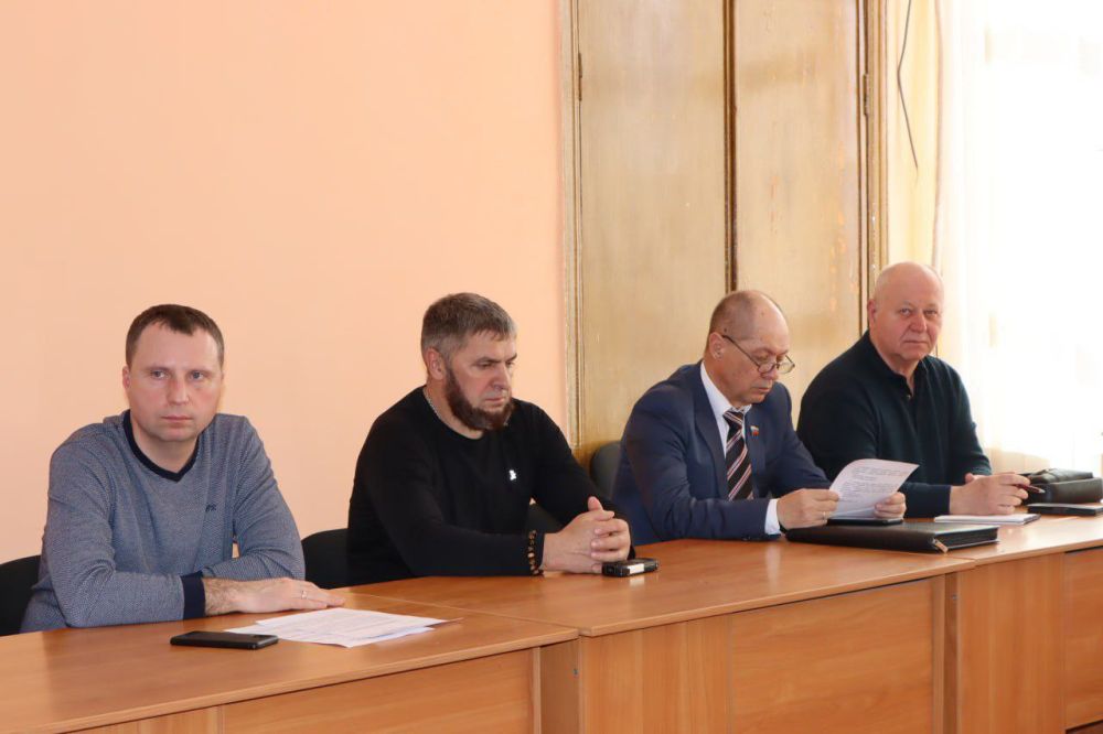 Депутаты Совета Лутугинского муниципального округа в ходе очередного, 33-го заседания проработали семь вопросов повестки дня Депутаты Совета Лутугинского муниципального округа в ходе очередного, 33-го заседания проработали семь вопросов повестки дня