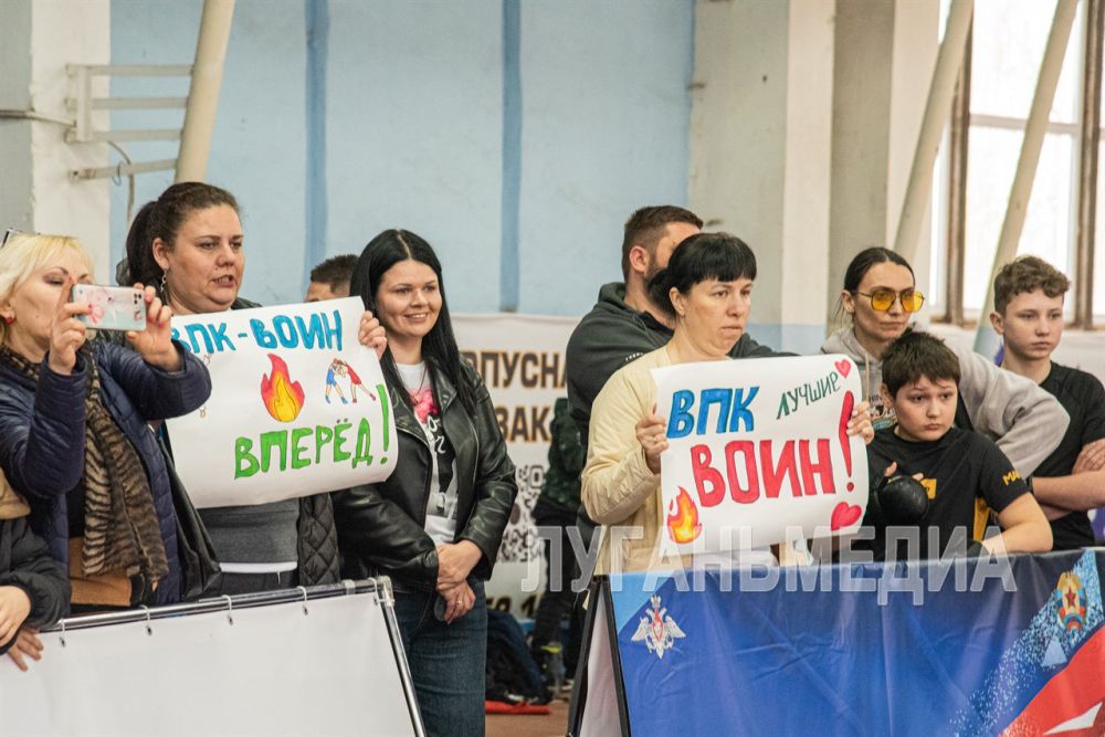 В Луганске проходят чемпионат и первенство ЛНР по ММА В Луганске проходят чемпионат и первенство ЛНР по ММА