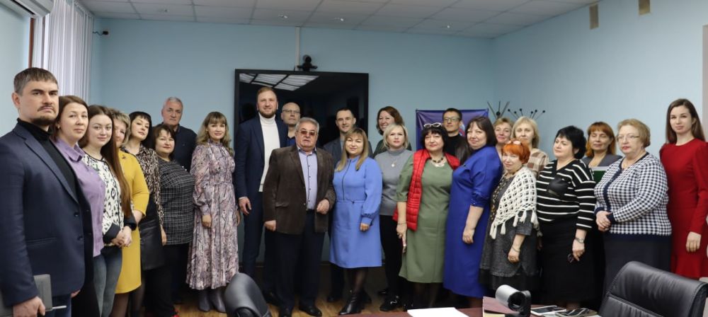 Поздравили с юбилеем и выходом на заслуженный отдых Поздравили с юбилеем и выходом на заслуженный отдых