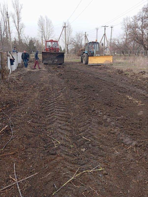 В Беловодском МО прошли субботник при поддержке региона-шефа В Беловодском МО прошли субботник при поддержке региона-шефа