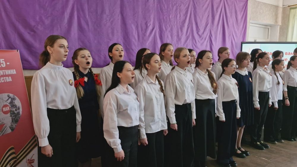 В Лутугинской средней школе №1 состоялось торжественное открытие Стены Памяти В Лутугинской средней школе №1 состоялось торжественное открытие Стены Памяти