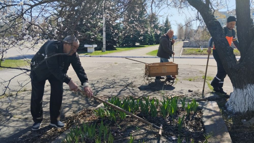 Сотрудники МБУК «Рубежанский городской Дворец культуры» приняли активное участие в акции «Чистая Республика – 2025», которая была инициирована Главой Луганской Народной Республики Сотрудники МБУК «Рубежанский городской Дворец культуры» приняли активное участие в акции «Чистая Республика – 2025», которая была инициирована Главой Луганской Народной Республики