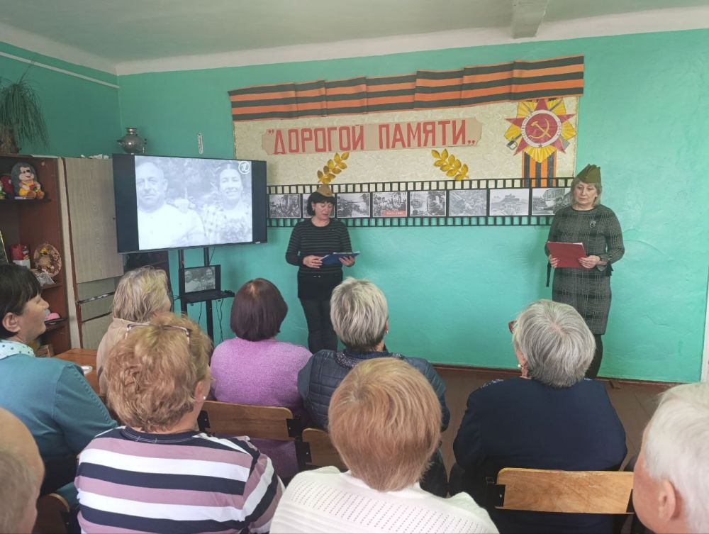 В рамках проекта "Искусство на войне", в филиале “Клуб пгт Вергулевка” прошел литературно-музыкальный вечер "Я песни грел у сердца под шинелью...", посвященный предстоящей дате – Дню Победы В рамках проекта "Искусство на войне", в филиале “Клуб пгт Вергулевка” прошел литературно-музыкальный вечер "Я песни грел у сердца под шинелью...", посвященный предстоящей дате – Дню Победы