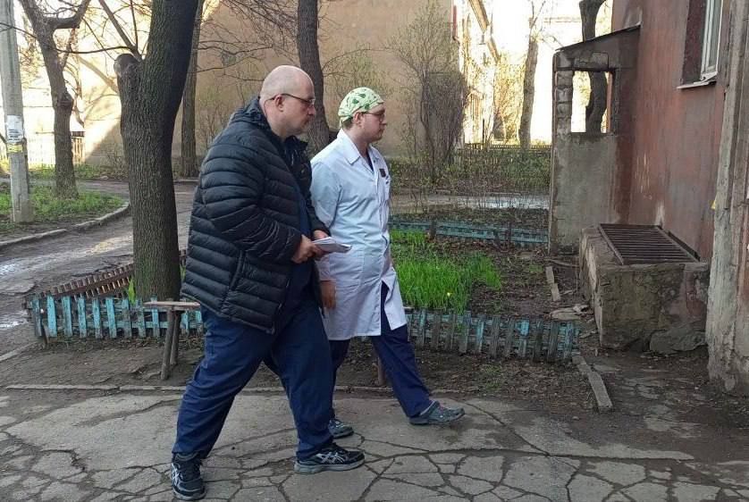 Вологодские медики провели обследование алчевцев на дому Вологодские медики провели обследование алчевцев на дому