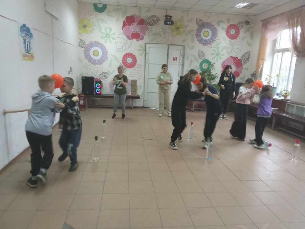 Заниматься физкультурой полезно, а веселой физкультурой вдвойне Заниматься физкультурой полезно, а веселой физкультурой вдвойне