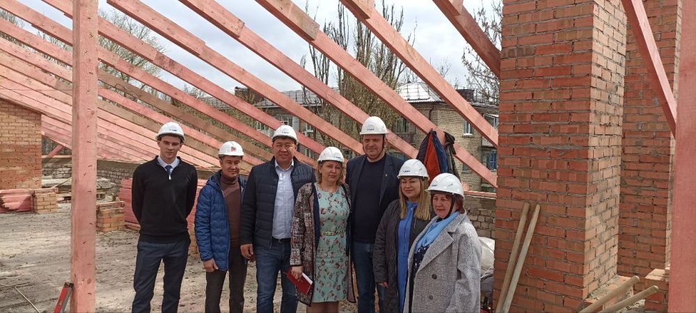 Олег Коваль: 7 апреля состоялось заседание Штаба общественного и депутатского контроля за капитальным ремонтом Антрацитовской школы 3, которая стала участником Федеральной программы "Модернизация школьных систем образования"... Олег Коваль: 7 апреля состоялось заседание Штаба общественного и депутатского контроля за капитальным ремонтом Антрацитовской школы 3, которая стала участником Федеральной программы "Модернизация школьных систем образования"...
