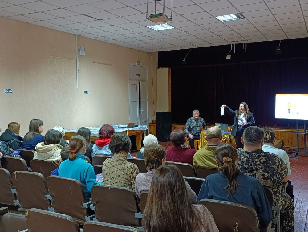 В Пролетарском Доме культуры состоялся сход жителей поселка В Пролетарском Доме культуры состоялся сход жителей поселка