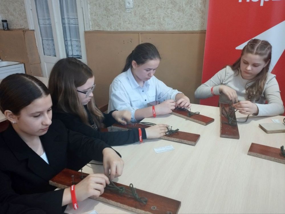 Своих не бросаем: Плетёное украшение для защитников Своих не бросаем: Плетёное украшение для защитников