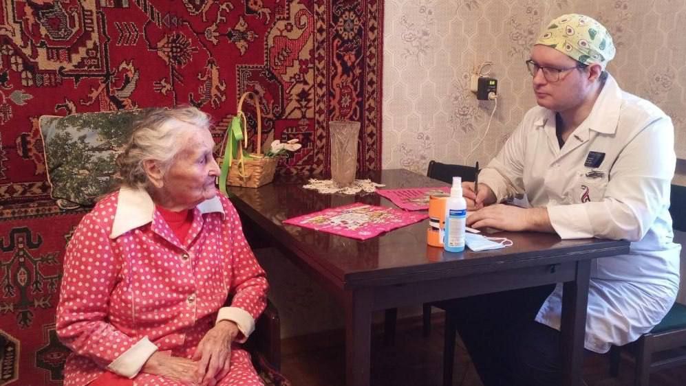 Вологодские медики провели обследование алчевцев на дому Вологодские медики провели обследование алчевцев на дому