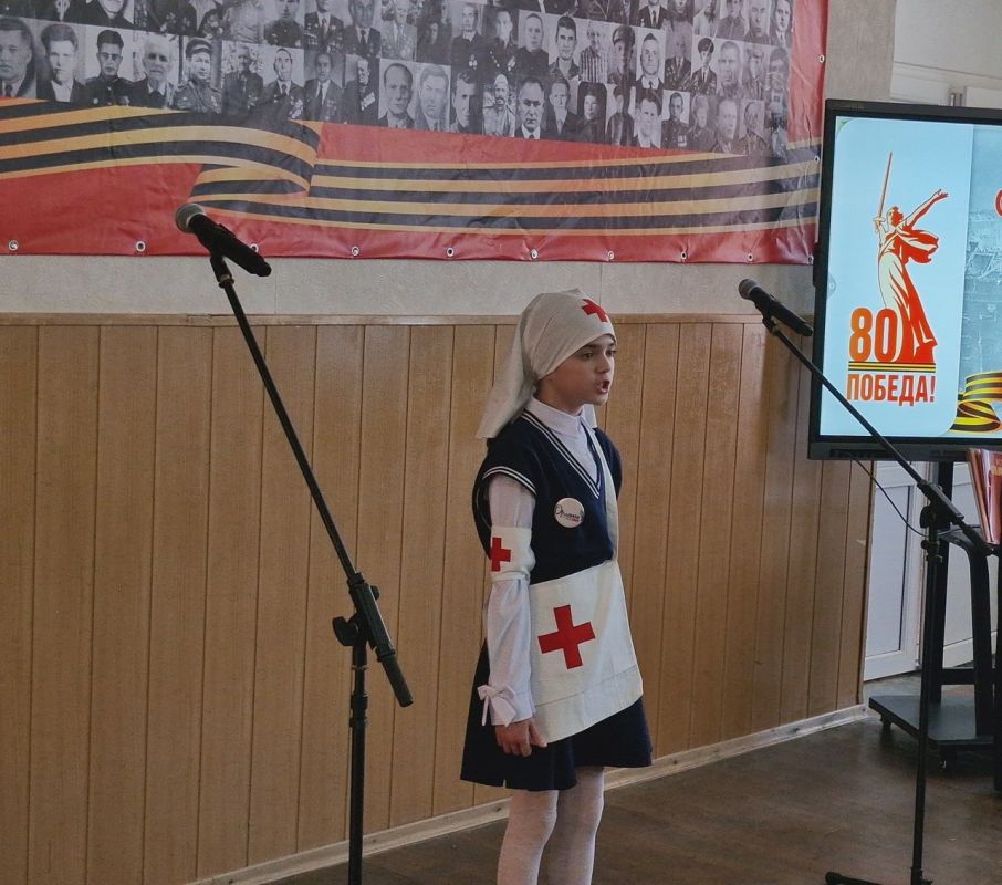 В Лутугинской средней школе №1 состоялось торжественное открытие Стены Памяти В Лутугинской средней школе №1 состоялось торжественное открытие Стены Памяти