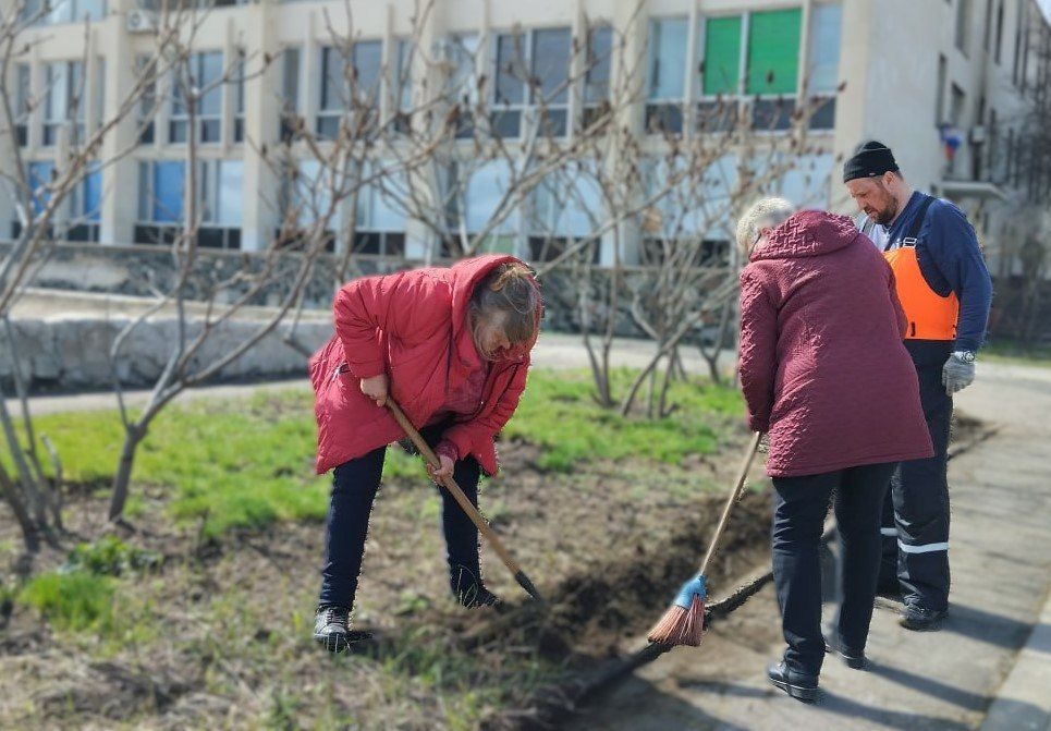 Сотрудники МБУК «Рубежанский городской Дворец культуры» приняли активное участие в акции «Чистая Республика – 2025», которая была инициирована Главой Луганской Народной Республики Сотрудники МБУК «Рубежанский городской Дворец культуры» приняли активное участие в акции «Чистая Республика – 2025», которая была инициирована Главой Луганской Народной Республики