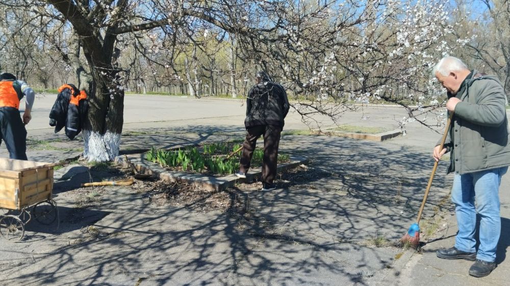Сотрудники МБУК «Рубежанский городской Дворец культуры» приняли активное участие в акции «Чистая Республика – 2025», которая была инициирована Главой Луганской Народной Республики Сотрудники МБУК «Рубежанский городской Дворец культуры» приняли активное участие в акции «Чистая Республика – 2025», которая была инициирована Главой Луганской Народной Республики