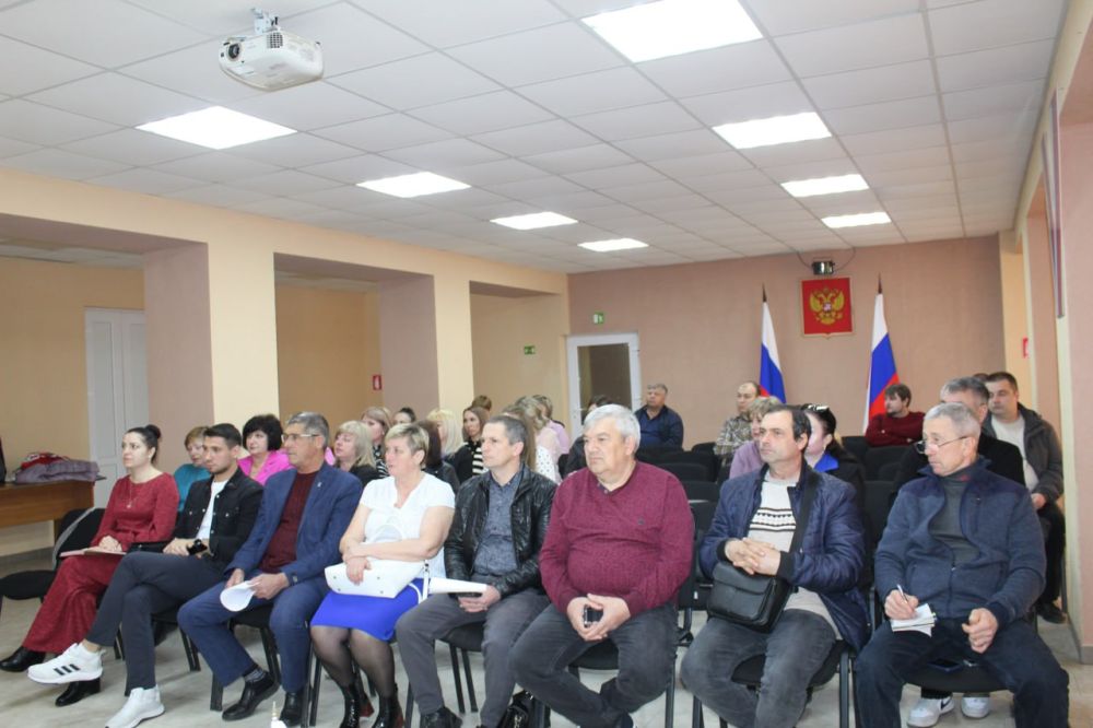 Виталий Коваленко: Сегодня первый заместитель Главы администрации Николай Вербицкий провел аппаратное совещание с начальниками структурных подразделений администрации, руководителями предприятий, учреждений и организаций... Виталий Коваленко: Сегодня первый заместитель Главы администрации Николай Вербицкий провел аппаратное совещание с начальниками структурных подразделений администрации, руководителями предприятий, учреждений и организаций...