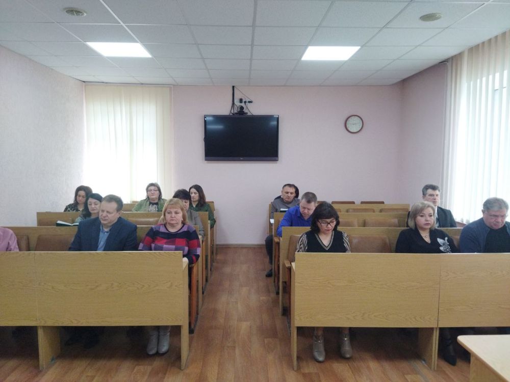 Глава городского округа город Ровеньки Андрей Рубанцов понедельник начал с традиционного рабочего совещания Глава городского округа город Ровеньки Андрей Рубанцов понедельник начал с традиционного рабочего совещания
