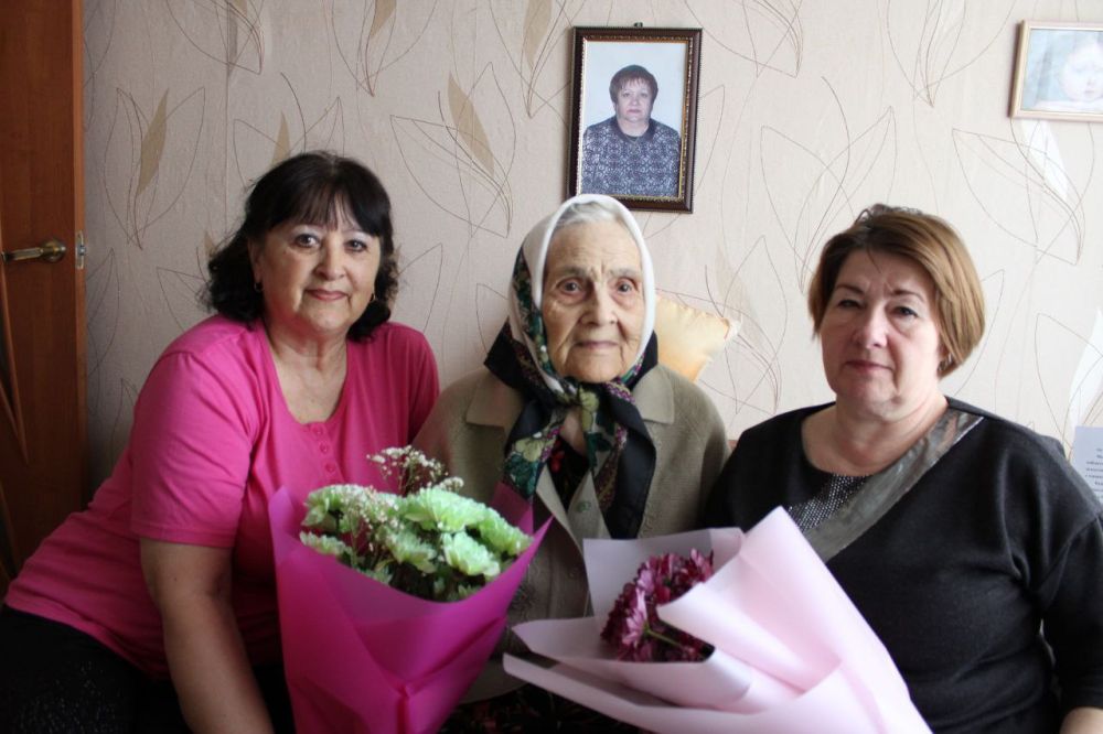 6 апреля свой 95-летний юбилей отметила удивительная женщина, труженица тыла и уважаемая жительница Троицкого муниципального округа – Волченко Евдокия Ивановна 6 апреля свой 95-летний юбилей отметила удивительная женщина, труженица тыла и уважаемая жительница Троицкого муниципального округа – Волченко Евдокия Ивановна