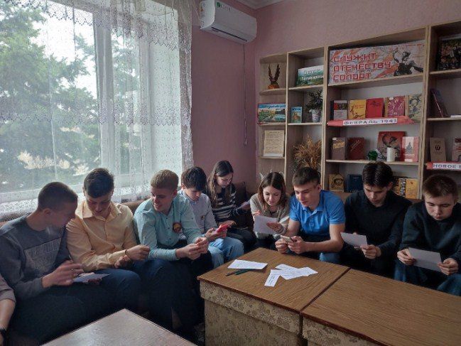 В рамках празднования Всемирного дня здоровья в Лутугинской библиотеке прошел круглый стол В рамках празднования Всемирного дня здоровья в Лутугинской библиотеке прошел круглый стол