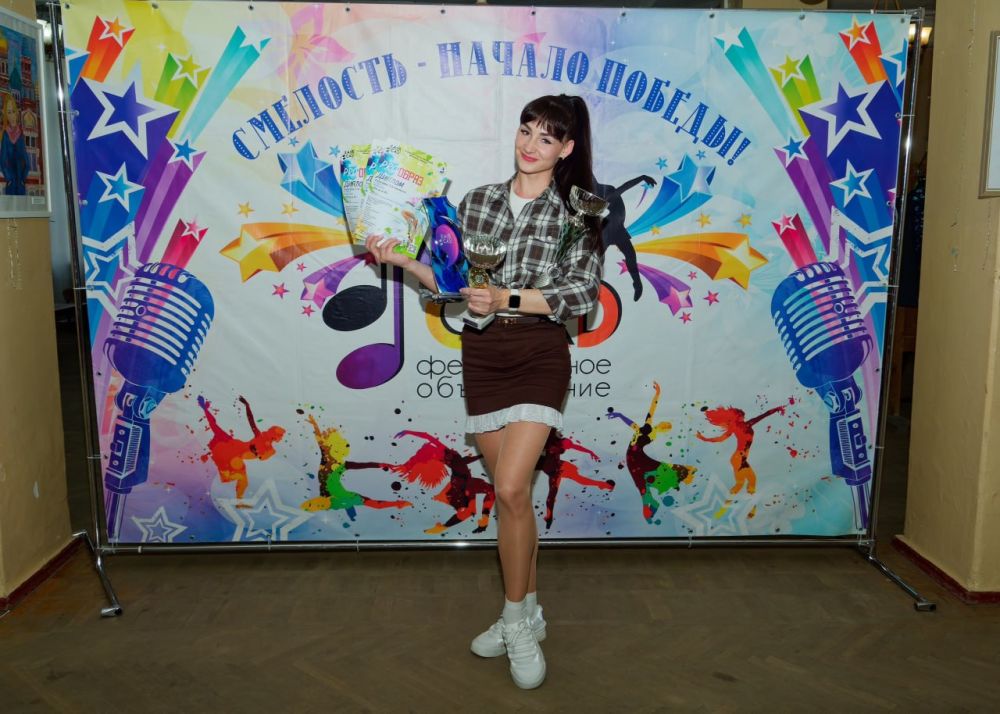Заслуженные награды творческих коллективов Краснодонского ДК им. «Молодой гвардии» Заслуженные награды творческих коллективов Краснодонского ДК им. «Молодой гвардии»