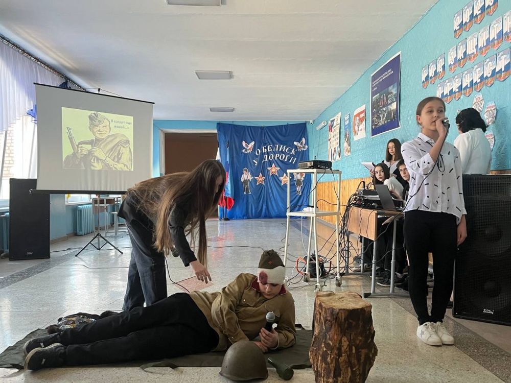 В ГБОУ ЛНР «Брянковская СШ№23» прошел конкурс литературно-музыкальных композиций "Обелиск у дороги", в котором приняли участие обучающиеся 5-11 классов В ГБОУ ЛНР «Брянковская СШ№23» прошел конкурс литературно-музыкальных композиций "Обелиск у дороги", в котором приняли участие обучающиеся 5-11 классов