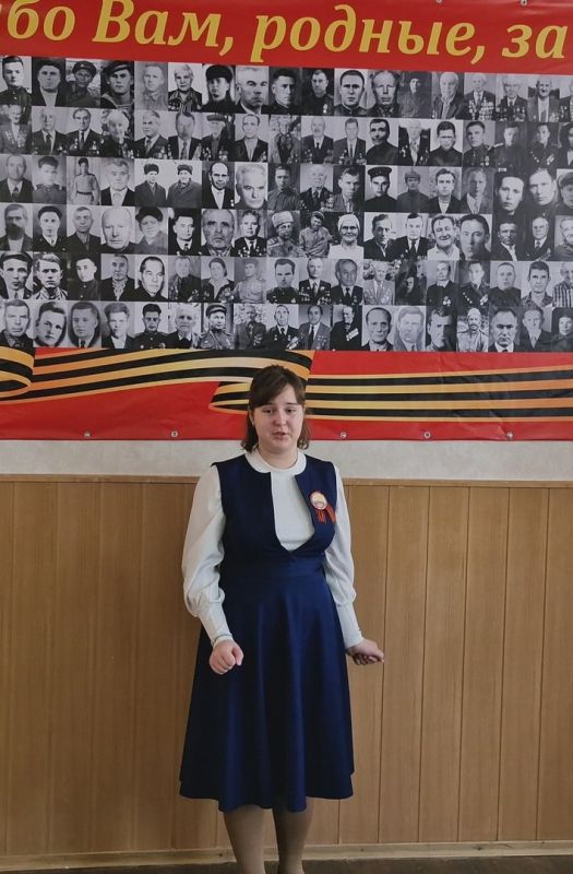В Лутугинской средней школе №1 состоялось торжественное открытие Стены Памяти В Лутугинской средней школе №1 состоялось торжественное открытие Стены Памяти