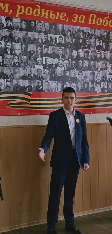 В Лутугинской средней школе №1 состоялось торжественное открытие Стены Памяти В Лутугинской средней школе №1 состоялось торжественное открытие Стены Памяти