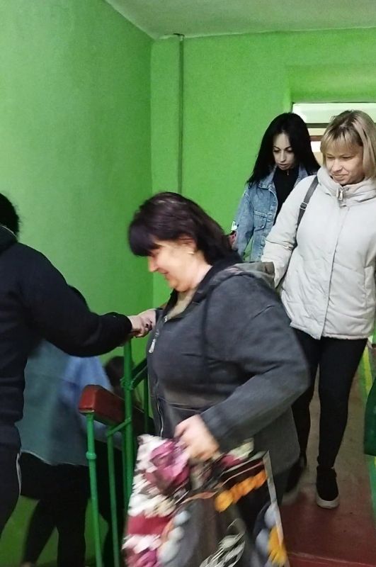 В настоящее время очень остро стоит проблема терроризма и твёрдые знания правильных действий при подобных чрезвычайных ситуациях просто необходимы В настоящее время очень остро стоит проблема терроризма и твёрдые знания правильных действий при подобных чрезвычайных ситуациях просто необходимы