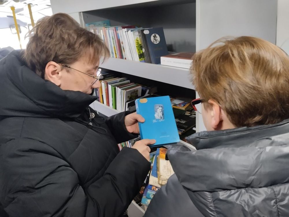 Книжное путешествие: состоялся очередной выезд библиобуса по территории Краснодонщины Книжное путешествие: состоялся очередной выезд библиобуса по территории Краснодонщины