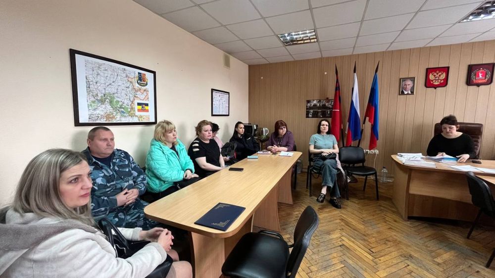 Альберт Зинченко: Сегодня заместитель Главы Станично-Луганского МО Анна Кулиш, провела очередное заседание муниципальной комиссии по делам несовершеннолетних и защите их прав Станично-Луганского МО ЛНР Альберт Зинченко: Сегодня заместитель Главы Станично-Луганского МО Анна Кулиш, провела очередное заседание муниципальной комиссии по делам несовершеннолетних и защите их прав Станично-Луганского МО ЛНР