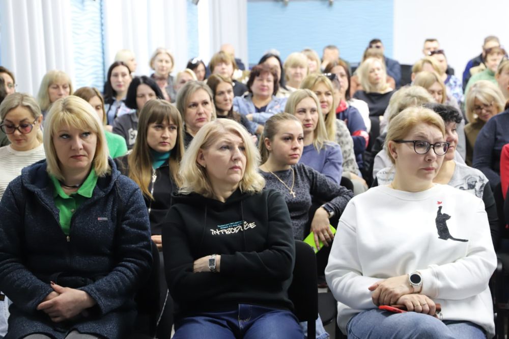 Представитель МВД по Луганской Народной Республике провёл лекцию для сотрудников «Луганскгаза» Представитель МВД по Луганской Народной Республике провёл лекцию для сотрудников «Луганскгаза»
