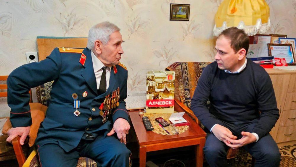 Четыреста ветеранов, живущих в ЛНР, награждены юбилейной медалью «80 лет Победы в Великой Отечественной войне» Четыреста ветеранов, живущих в ЛНР, награждены юбилейной медалью «80 лет Победы в Великой Отечественной войне»